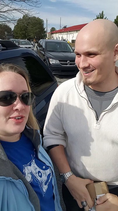 Cet homme voit en couleur pour la première fois... réaction magique