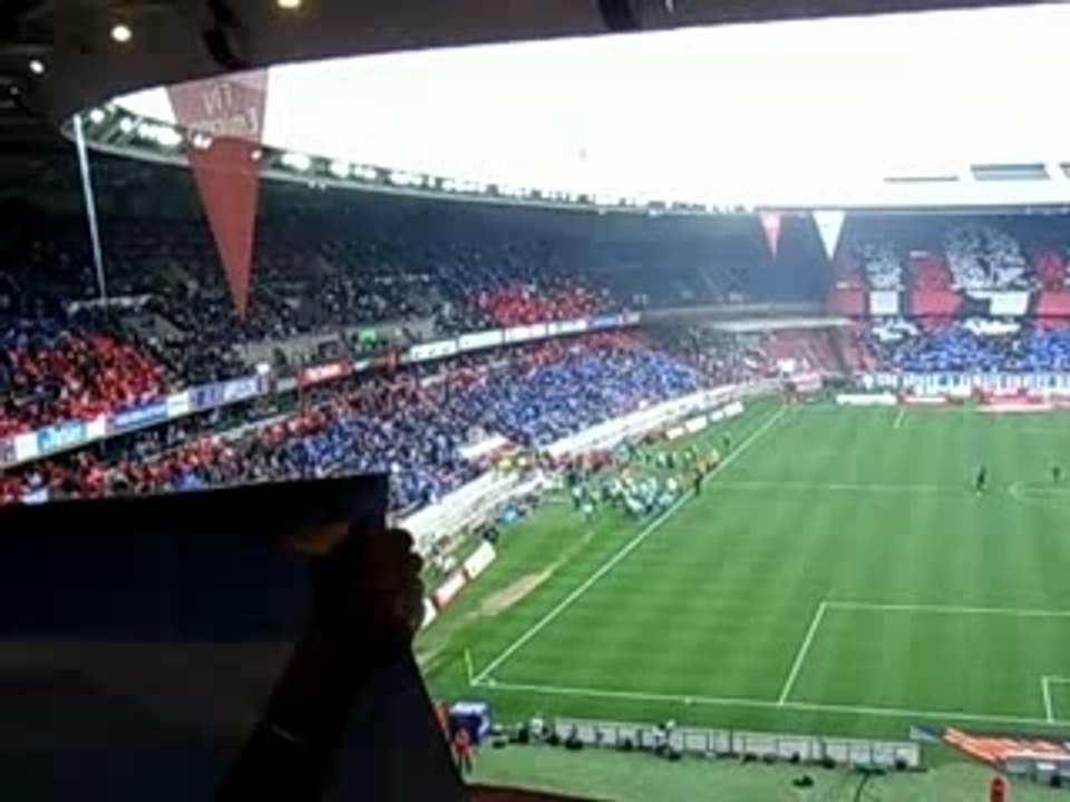 PSG - OL - Tifo et début de match