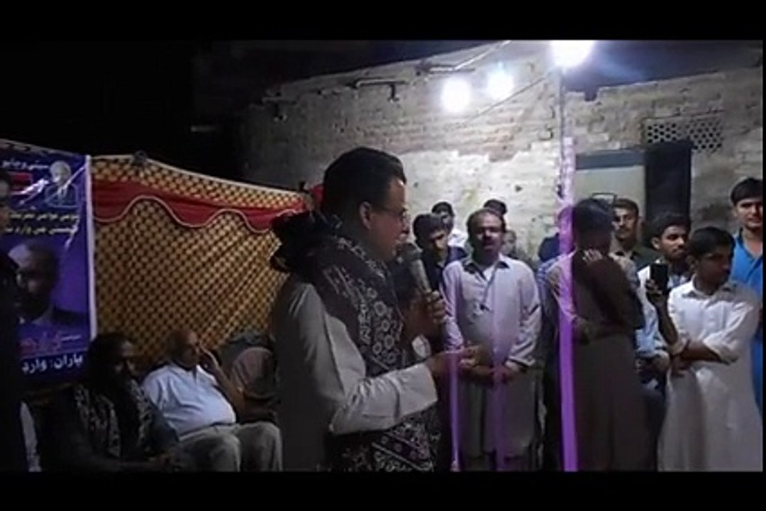 Ayaz Latif Palijo educating Sindhi masses
