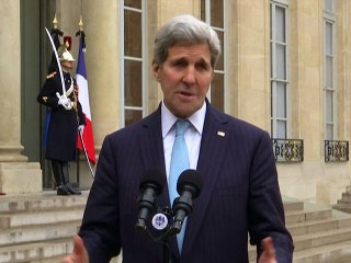 Attentats: Paris mobilise ses alliés en Syrie, un suspect-clé recherché (2)