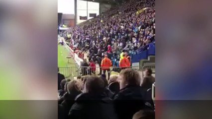 Aficionados británicos cantan contra los terroristas del ISIS