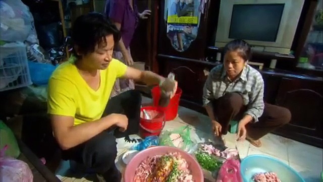 Chargrilled pork paddies with Vietnamese herbs (bun cha) Vietnamese Cuisine