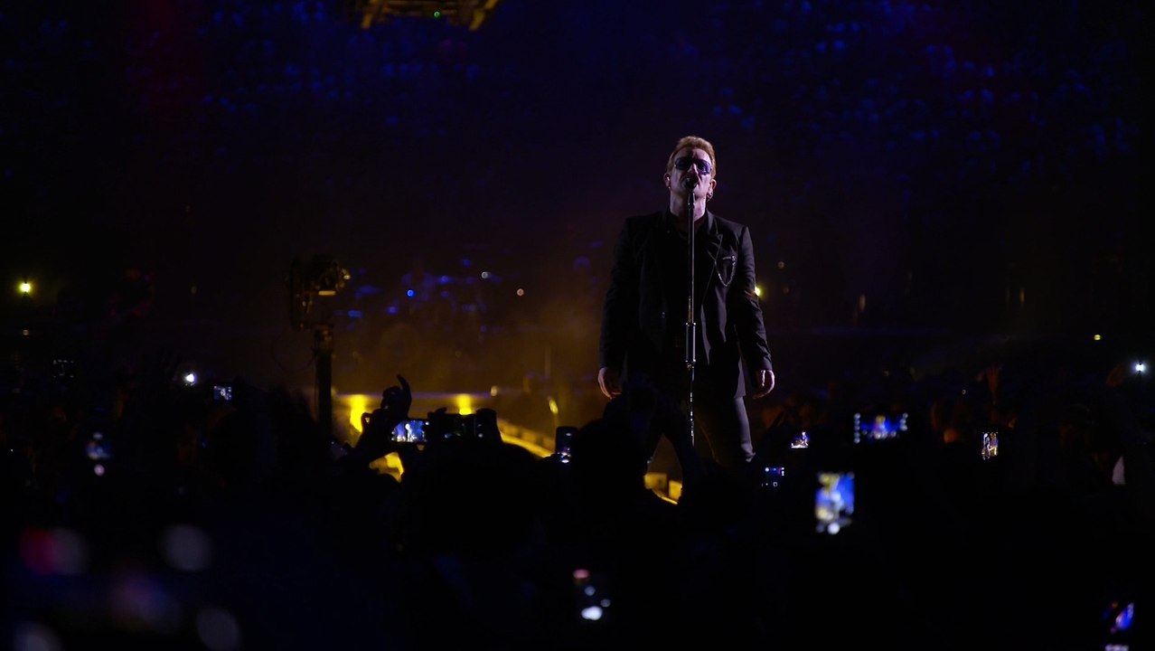 [HD] Zooropa  U2 Innocence + Experience Tour 11-11-2015 - Paris HBO