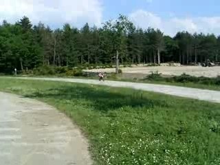 saut en dirt bike de manu