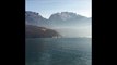 ANNECY | Deux bombardier d'eau font le plein sur le lac d'Annecy (74) pour éteindre un incendie à Ugine (73)