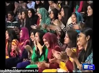 حسب حال کے عزیزی کی مذ اق رات میں آمد اورمذ اق راتیوں سے جگتوں کا مقابلہ، دیکھئیے اس ویڈیو میں