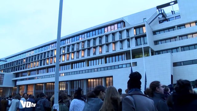 Les etudiants de Cergy-Pontoise emus