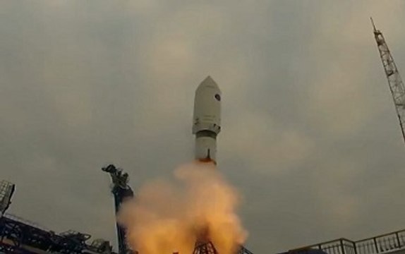 Пуск ракеты-носителя Союз-2.1б с космическим аппаратом Минобороны России