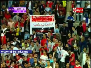 لافتات  الكرة للجماهير تملا جنبات برج العرب