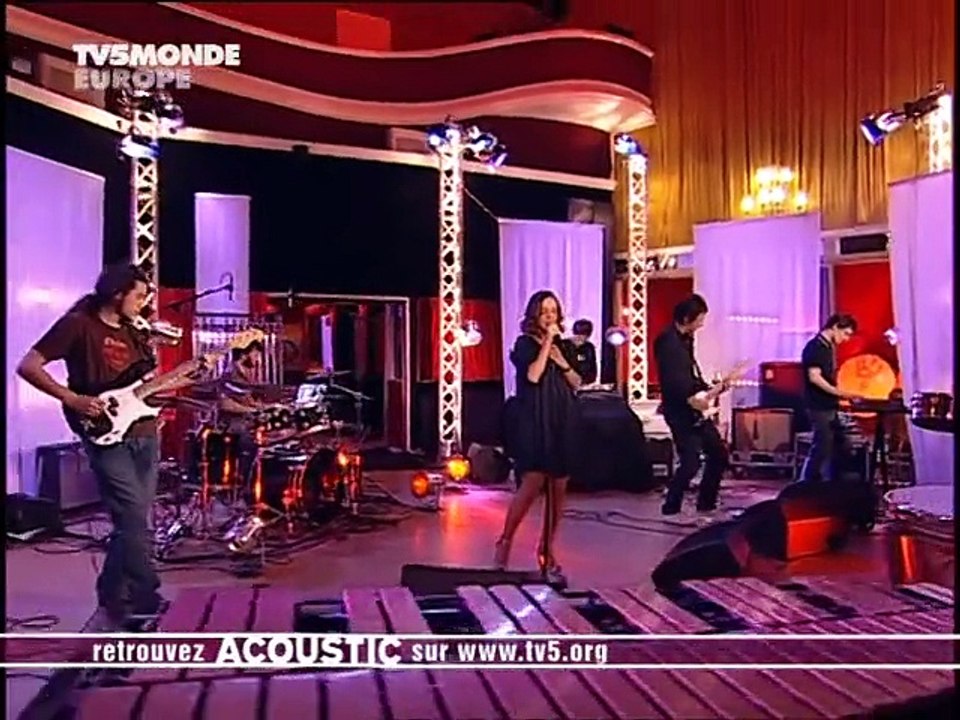 Alizée -"Acoustic" (Mlle. Juliette, 50_60, Psychédélices, J'en ai marre, Par les paupières)