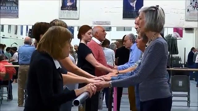 Desarrollan terapia de baile que ha curado a pacientes con Parkinson