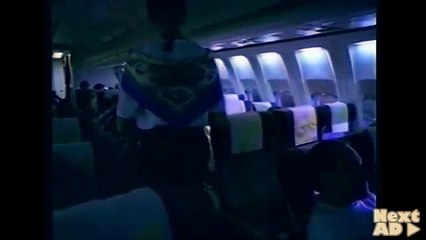 Smelly feet on a plane  DANGER !