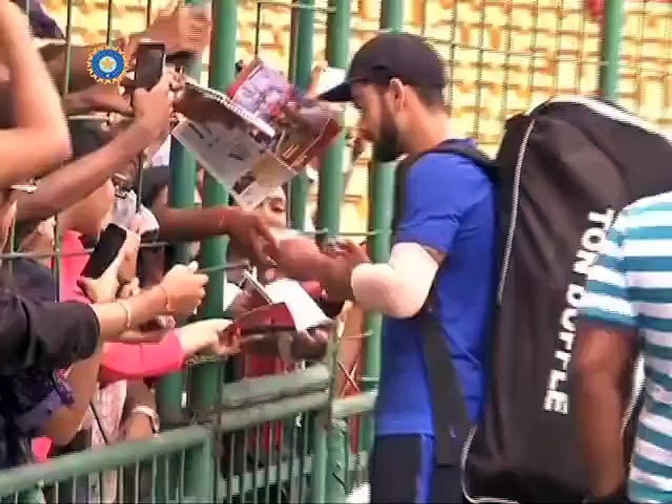 Virat Kohli just made a little girl's day. A warm gesture that made her speechless