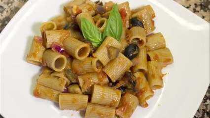 Ricetta Vegan Vegetariana - Pasta con Sugo di Melanzane