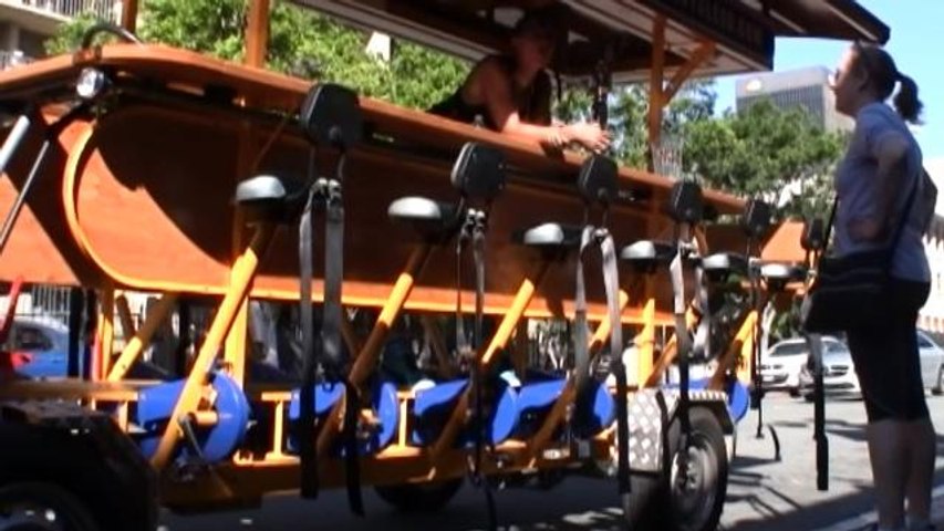 Pedalear en las "beer bikes" holandesas, el atractivo en las calles de San Diego
