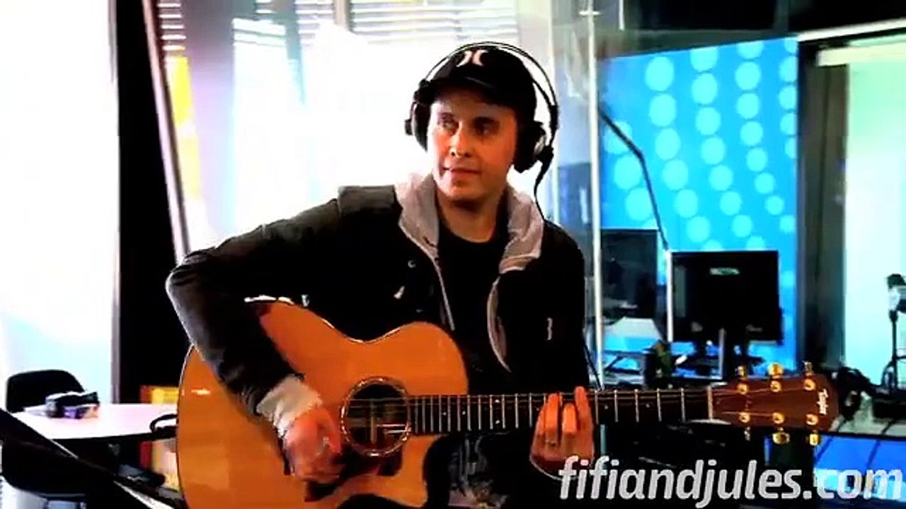 Jessie J - Acoustic Price Tag  live performance