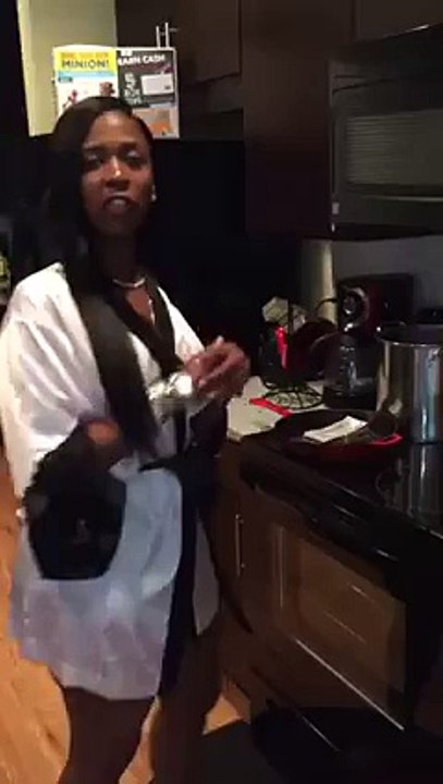 CTFU SHE FLEXIN IN THE KITCHEN