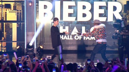 Justin Bieber Gets Serious and Hot Music At Halo Awards