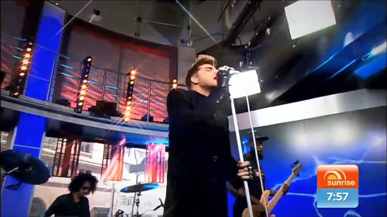 2015-10-21 Adam Lambert Performing Another Lonely Night