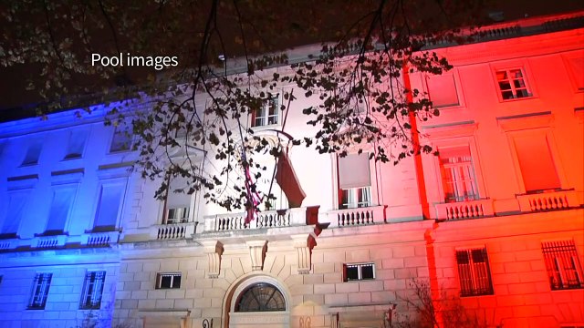 Kerry visits Paris to show solidarity after Paris attacks