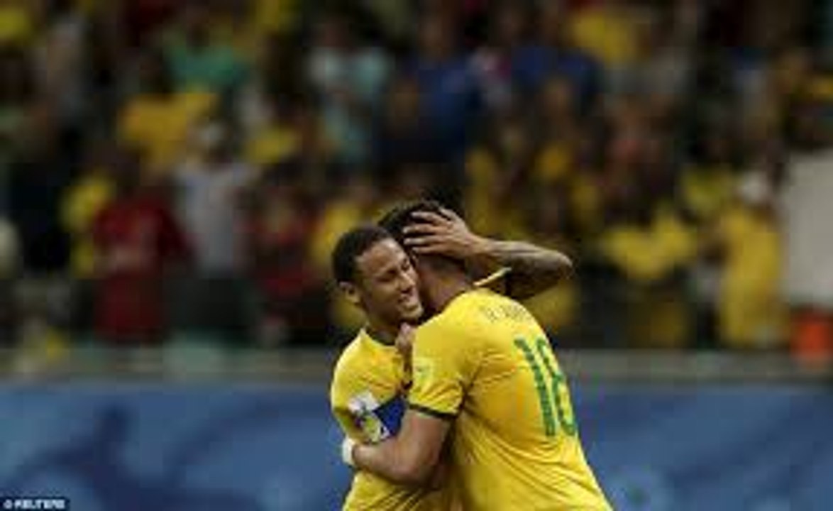 Incredible Renato Augusto Goal Brazil vs Peru 3-0 All Goals & Highlights 17.11.2015 HD