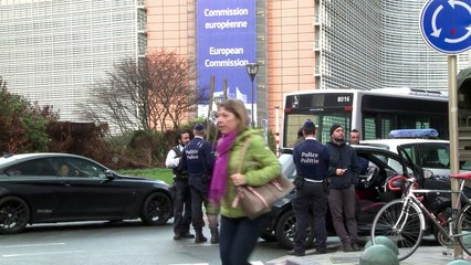 Attentats: la Belgique en alerte déploie plus de militaires