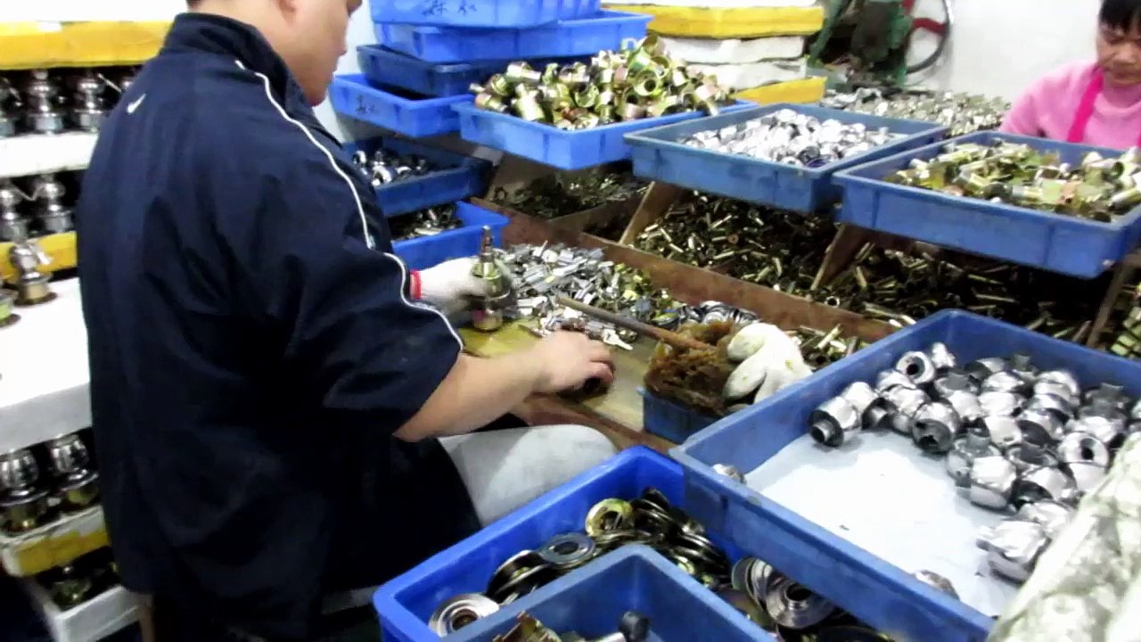 China Sourcing and Import Purchasing Agent: Cylindrical and Tubular Knobs Locks / Production 3