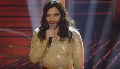 Conchita Wurst - Valerio Scanu canta 'Rise like a Phoenix' - Tale e Quale Show 06-11-2015