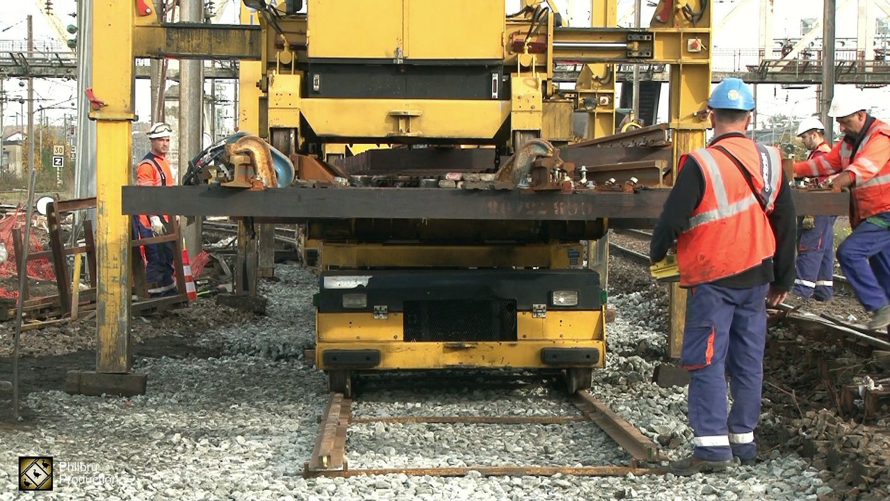 Remplacement d'aiguillages à Tergnier (24-10-2015)