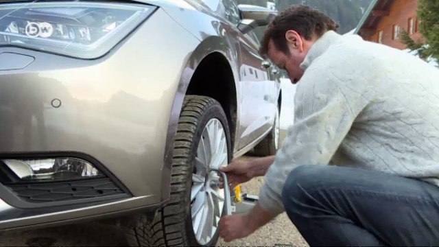 Im Blick: Fahrsicherheit im Winter - auf dem richtigen Reifen sicher unterwegs | Motor mobil