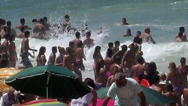 Justin Becret dans son jardin dans les Landes