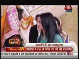 Swara Ko Pata Chali Ragini Ki Saazish Jisse Swara Ne Maara Sabke Saamne Ragini Ko Thappad - 18th November 2015 - Swaragini