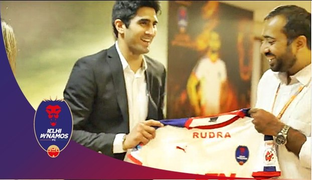 Ace Indian Boxer Vijender Singh at the Den!