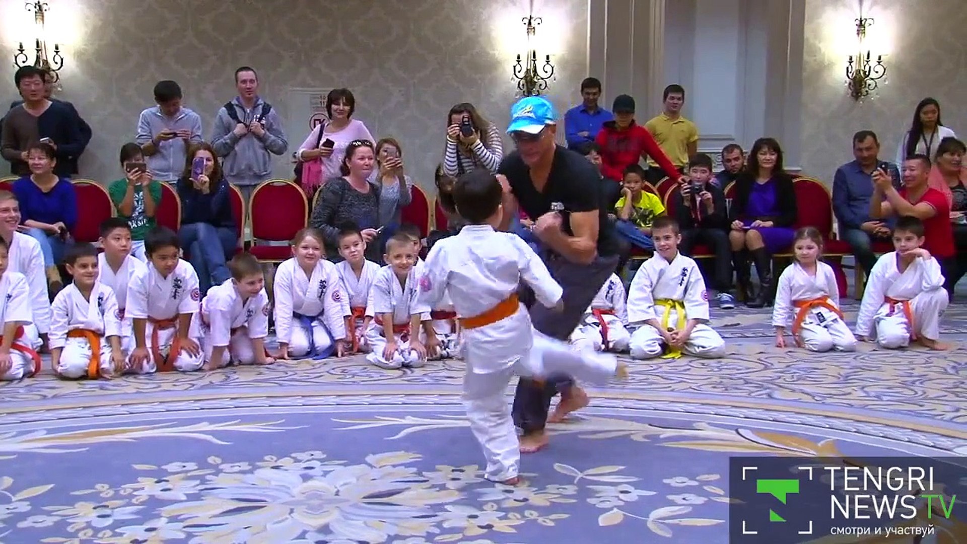 ⁣Жан-Клод Ван Дамм в Алма-Ате