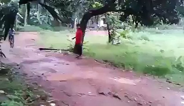 iss ki one weeling to dakhy zara