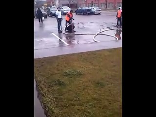 Ноу-хау от московских застройщиков недовольных клиентов обливают ледяной водой