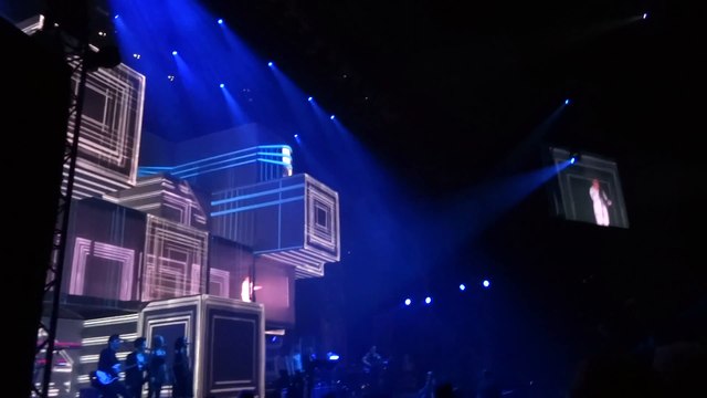 «Safety» (фрагмент) Д.Билан, А.Бон, К.Сергиенко, С.Да Сильва, Е.Сесарев («На бис!», Москва, 17.11.2015) (Marina White)