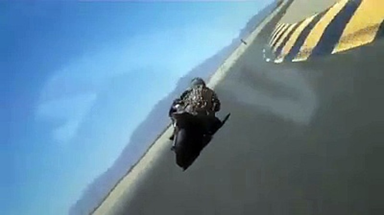 Este Tipo Es Un Loco Cogiendo Las Curvas Con La Moto