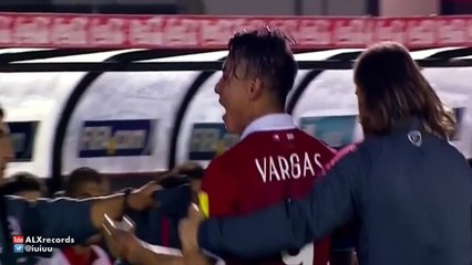 Eduardo Vargas show middle finger to Uruguay fans Uruguay vs Chile 2015