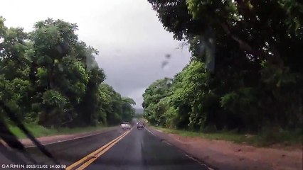 É chuva pra peixe morrer afogado