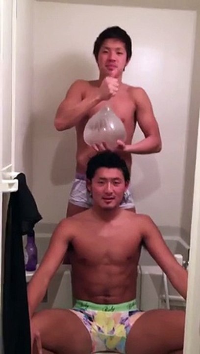 2 Japonais 1 Préservatif