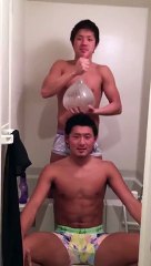 2 Japonais 1 Préservatif