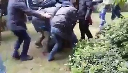 İÜ'de öğrencilere ters kelepçeli gözaltı