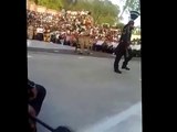 Pakistan ARMY VS India Army 2015: Indian Army soldier fell down on Wagha Border