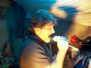 Thierry chantonne avec difficulté Michel Fugain La bête immonde