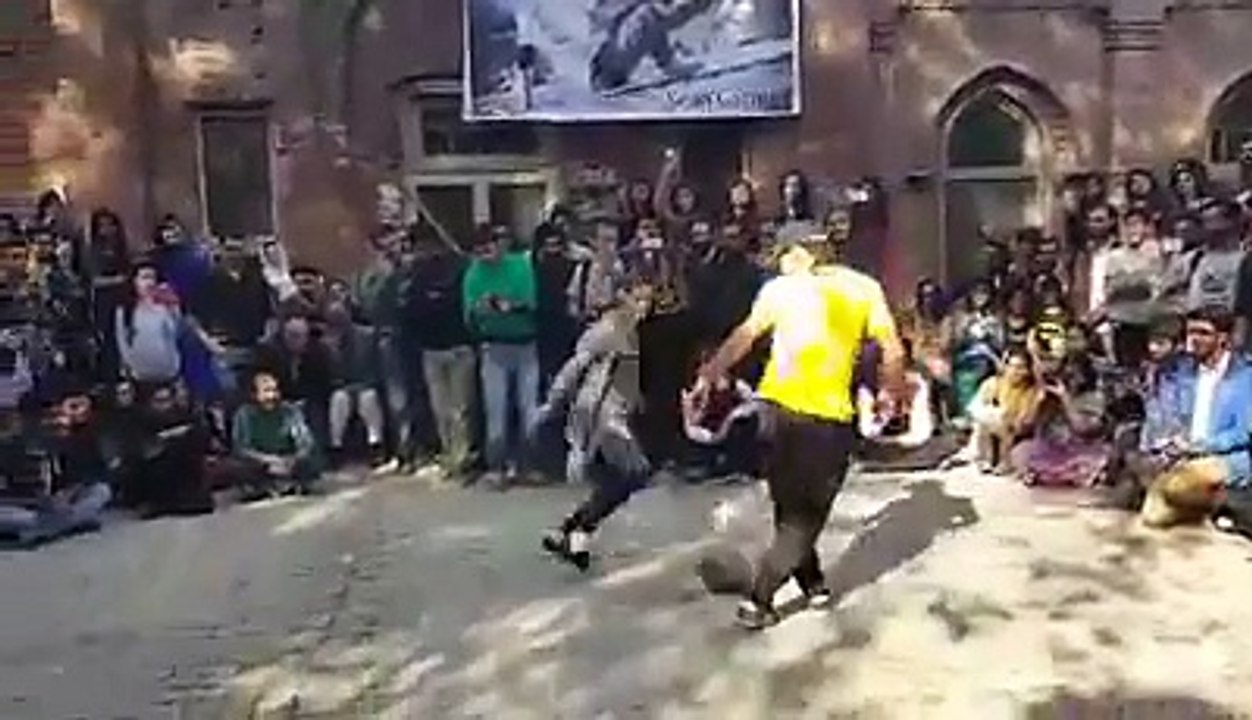 Sean Garnier having fun with students of NCA