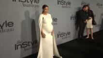 Kim Kardashian Complains That Her Pregnancy Fingers too Big For Ring