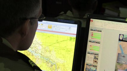 França intensifica bombardeios contra alvos do EI