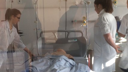 Un labo de simulation de soins high-tech