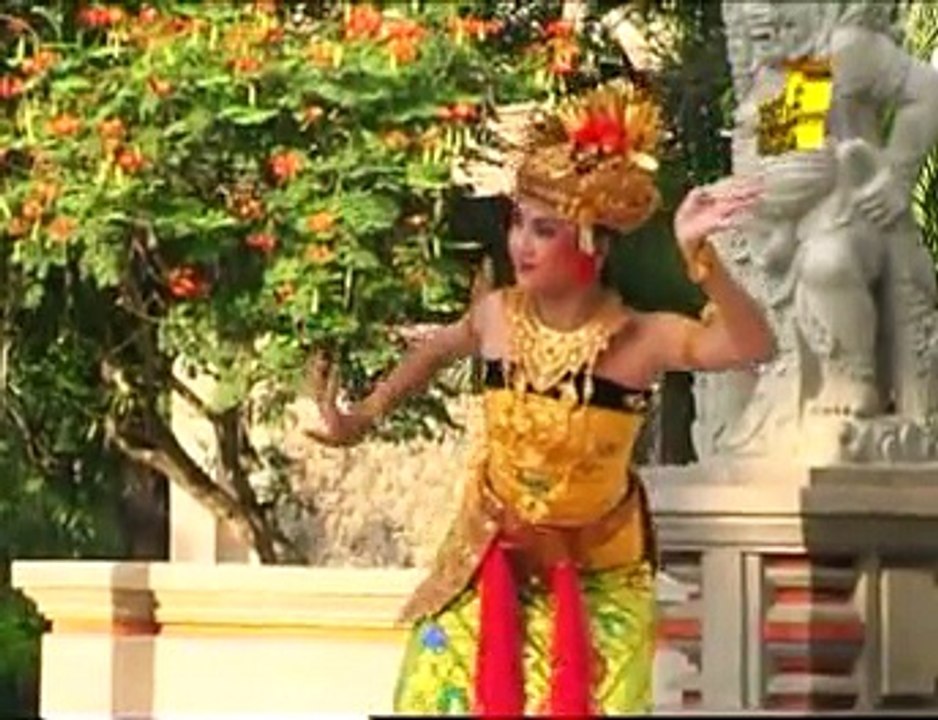 TARI BAYAN NGINTE